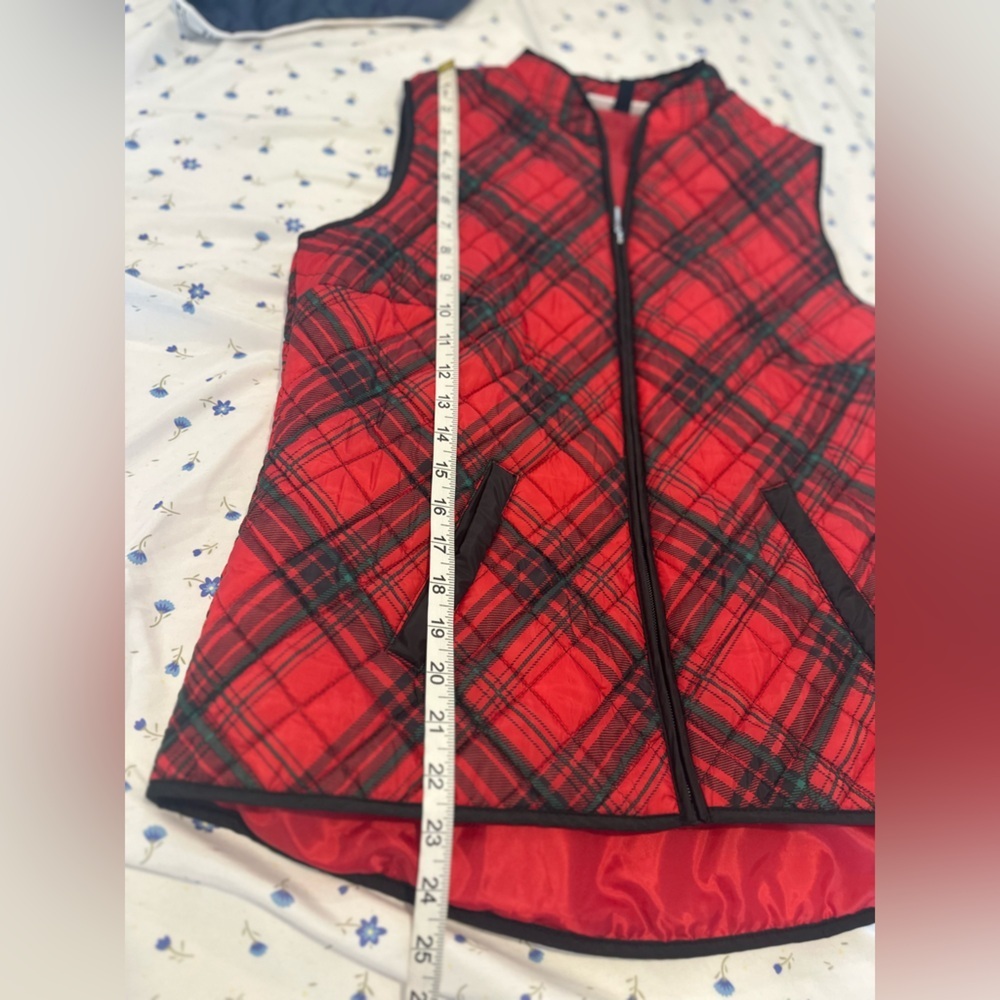 EUC Karen Scott Sport SzM Red black Tartan plaid quilted puffer Full Zip Vest - Picture 4 of 12